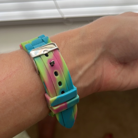 Vintage watch face some rhinestones have fallen out needs battery - Picture 5 of 5